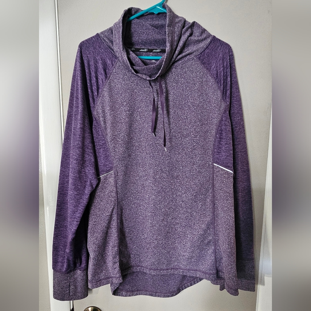 Woman's XXL Avia purple workout long sleeve shirt.